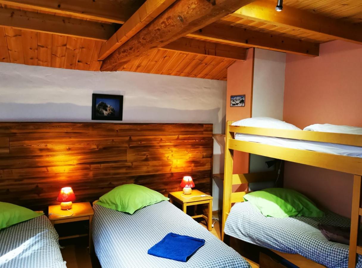 Gite D'Etape Auberge De L'Ardoisiere 조시에르 외부 사진